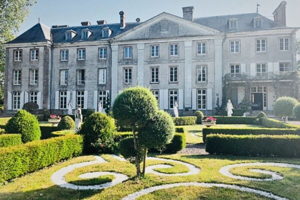 chateau de vezins and private gardens