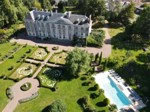 Château de Vezins offers exclusive castle rental for families, milestone celebrations, or girlfriend getaways.